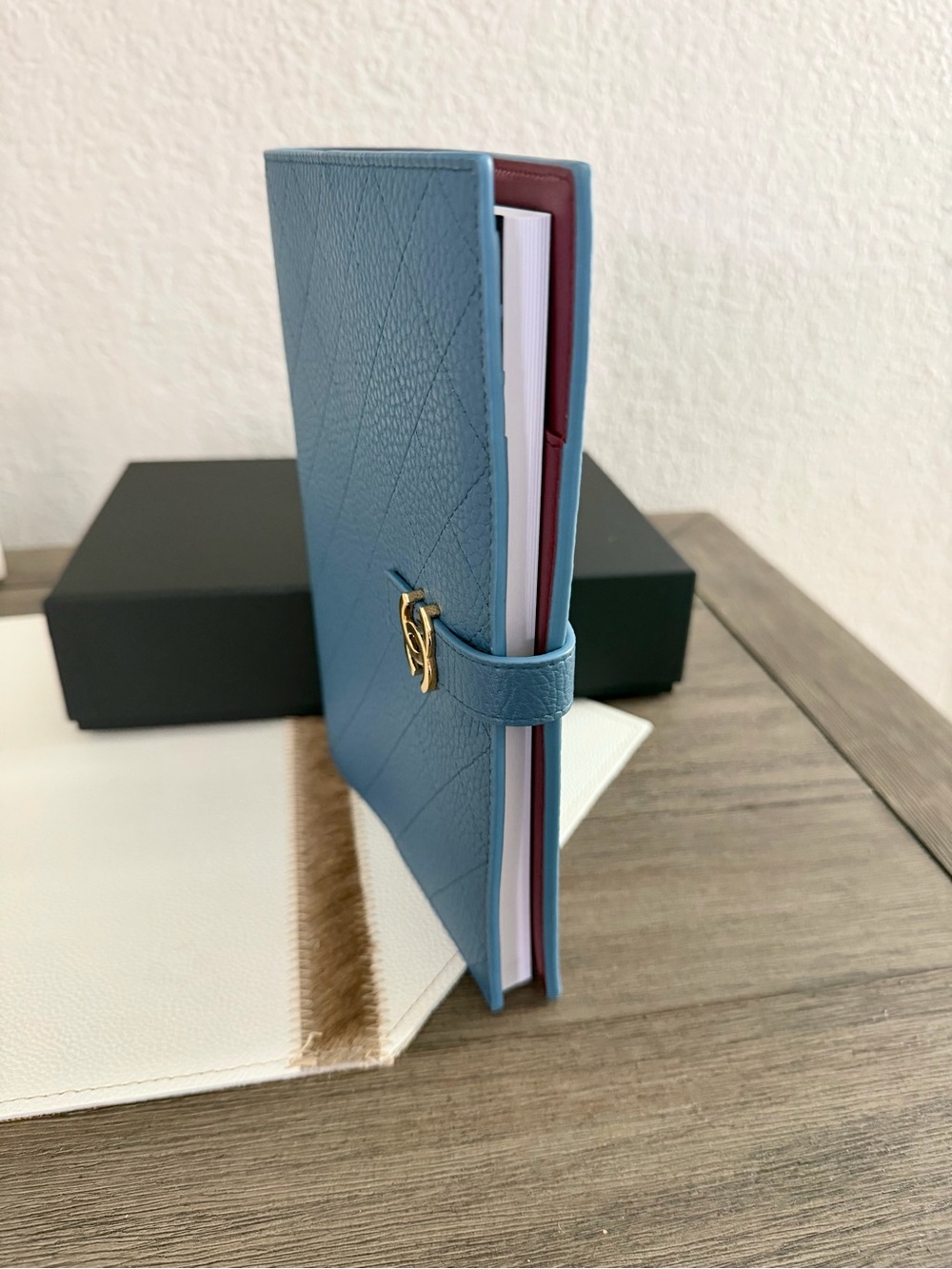 CHANEL Light Blue Quilted Leather Agenda Cover with Gold CC Clasp,notebook - Picture 5 of 7